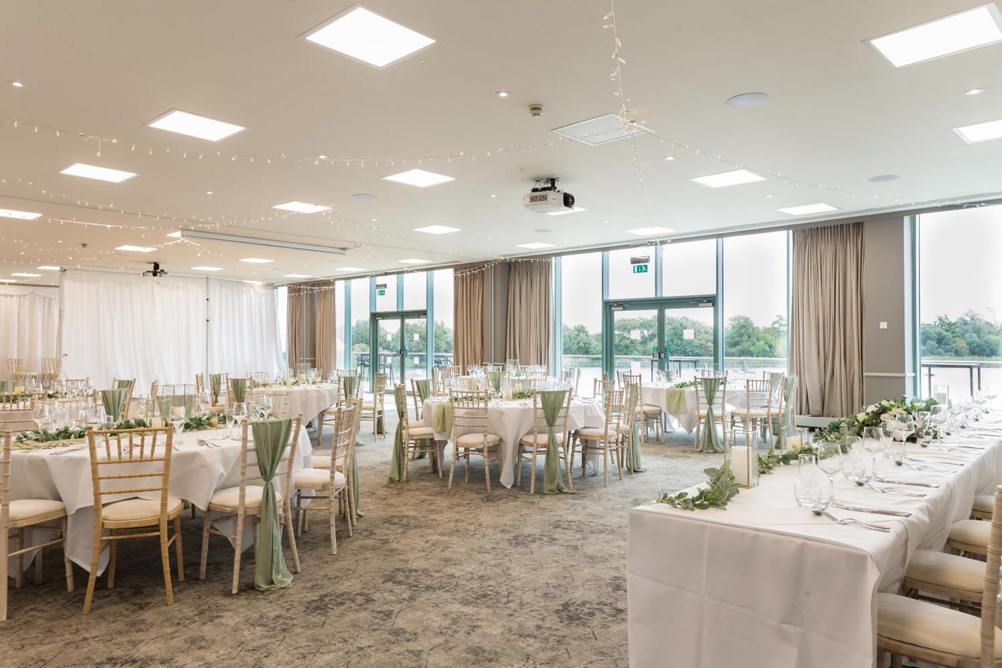 De Vere Cotswold Water Park South Cerney Exterior foto