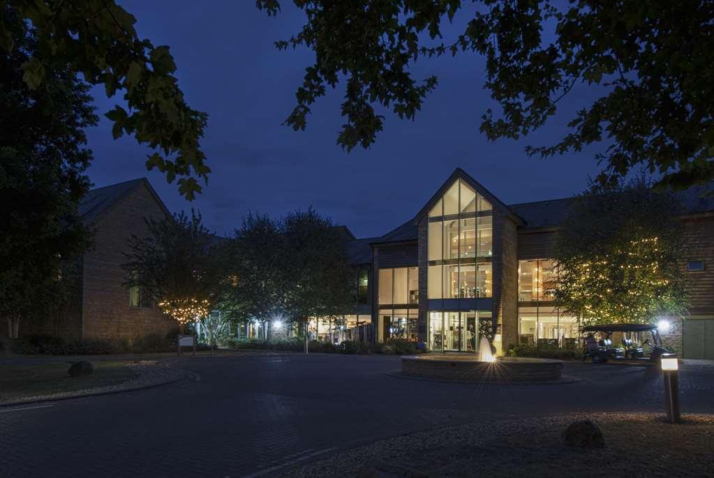 De Vere Cotswold Water Park South Cerney Exterior foto