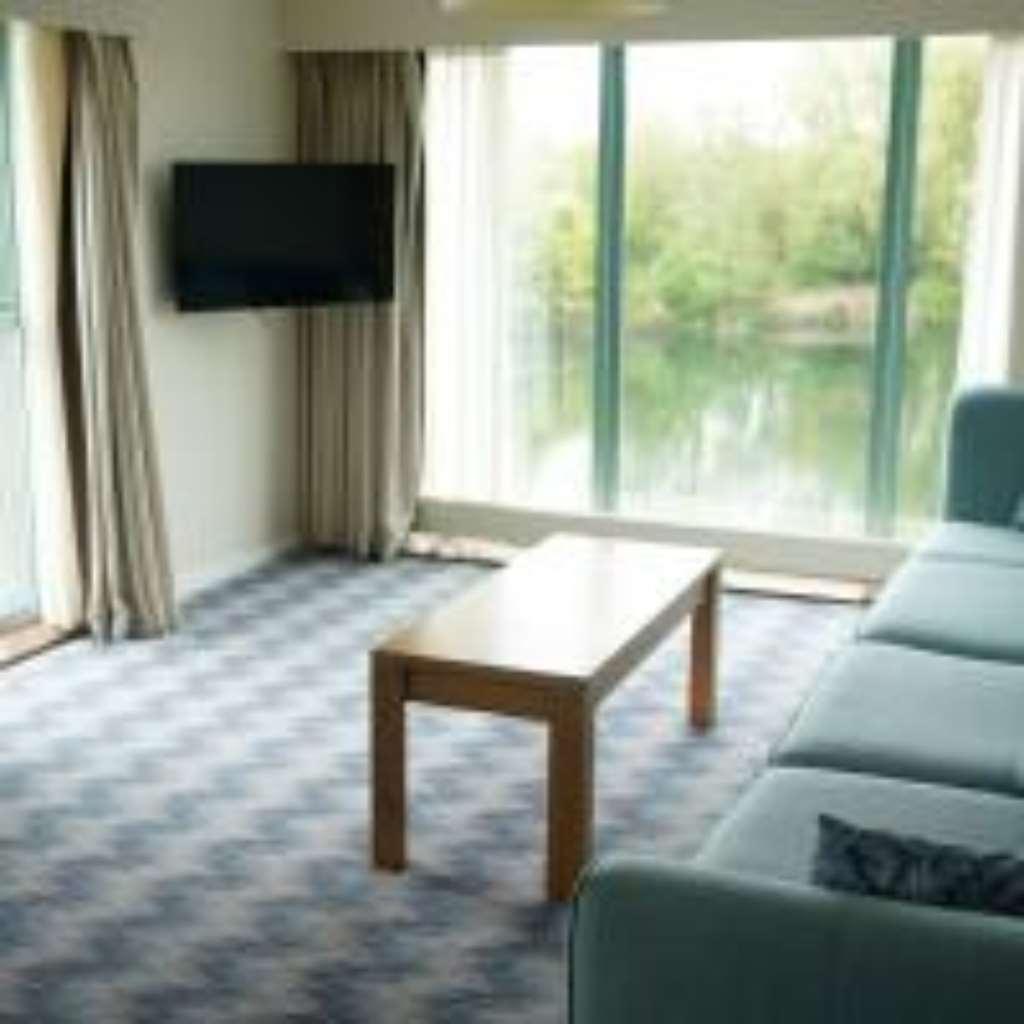 De Vere Cotswold Water Park South Cerney Quarto foto